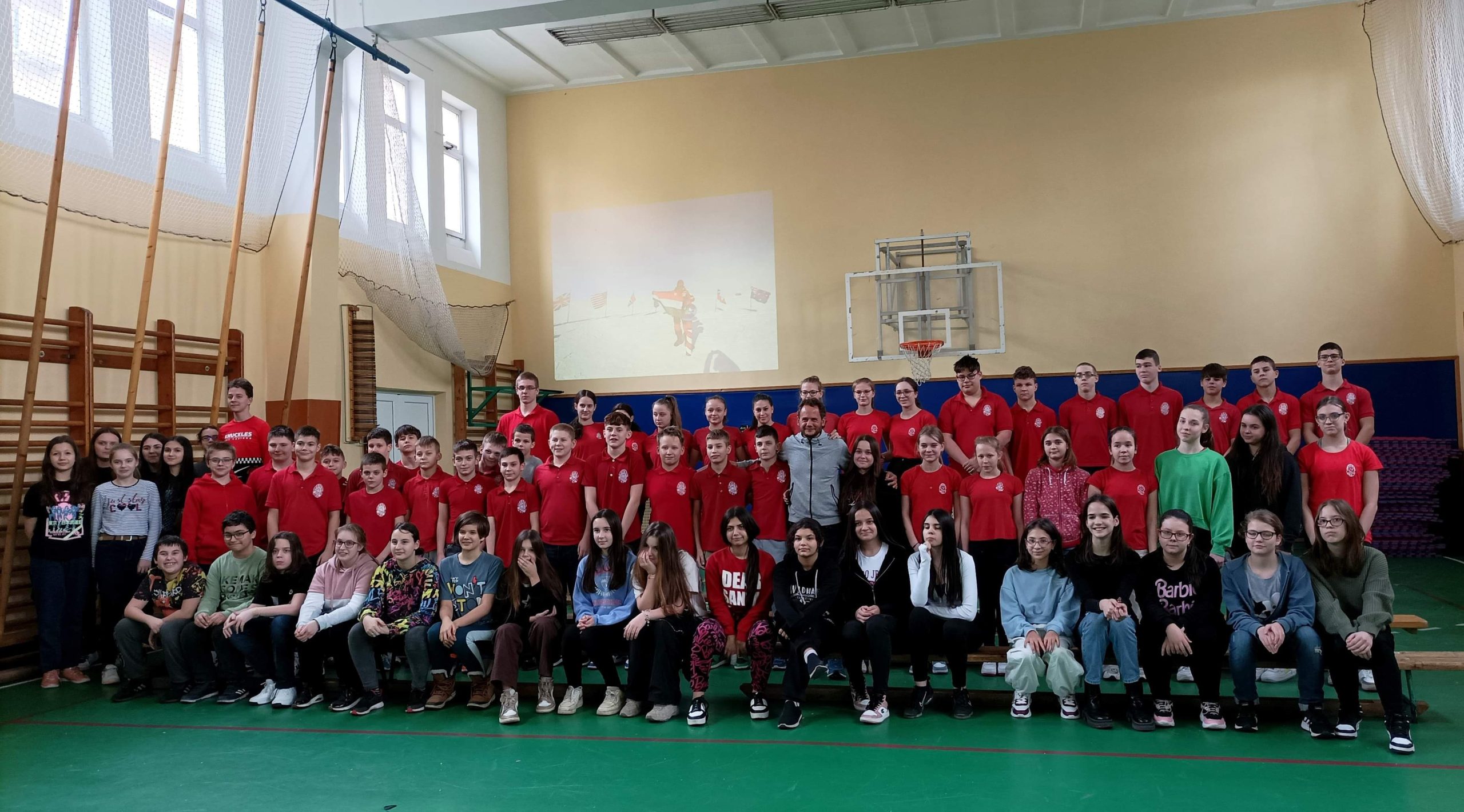 Rakonczay Gábor előadása fiatal sportolóknak, sportakadémián